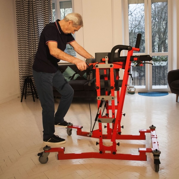 Przywracanie ruchu — jak pionizacja rehabilitacyjna pomaga w rehabilitacji po udarze mózgu.